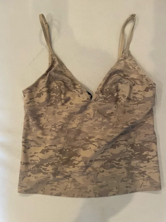 Mixed Women's Tops Bundle (7 total)- Red Dragon Ribbed Tank + Assorted Colors - Picture 2 of 9